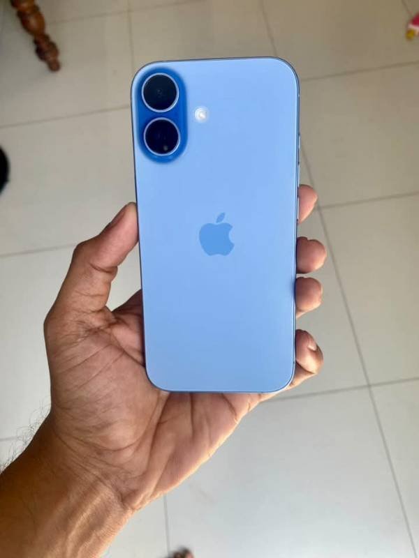 iPhone 17