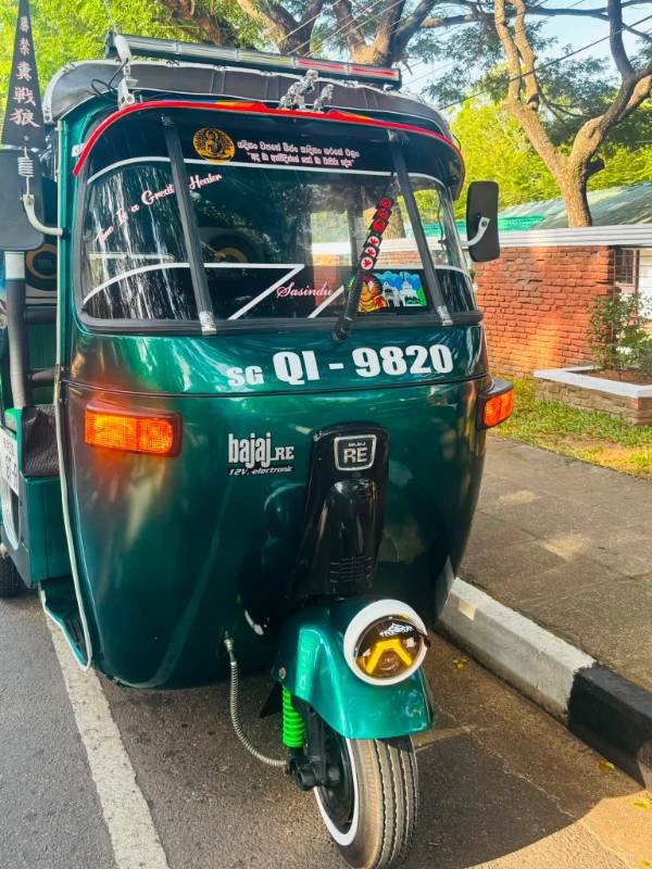 Bajaj threeweel for sale