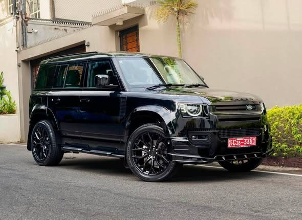 LAND ROVER DEFENDER