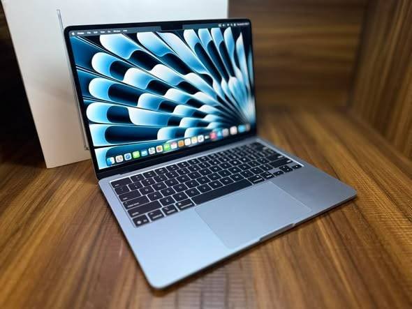 Used l Apple MacBook Air l M4 Chip