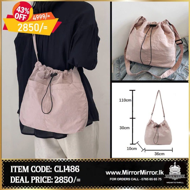 Ladies hand bag