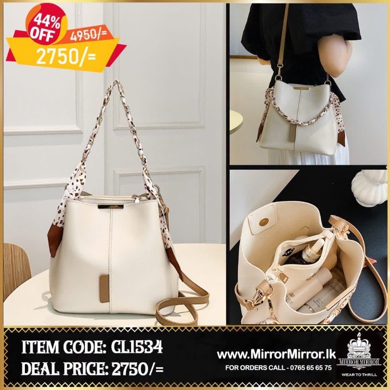 Ladies hand bag