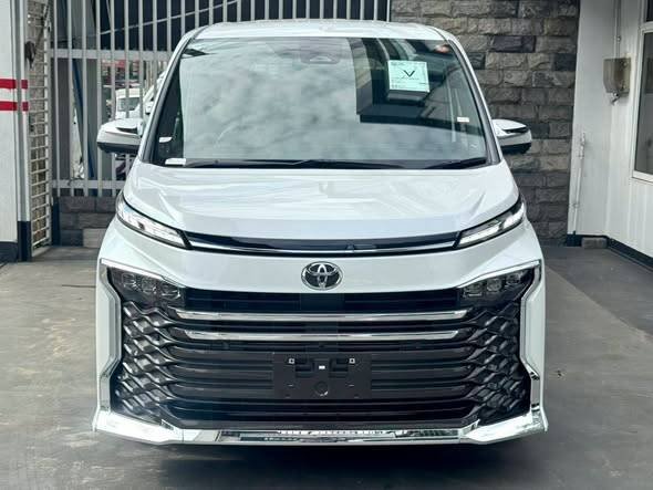 Brand New  -  Toyota Voxy S-Z Hybrid 2026