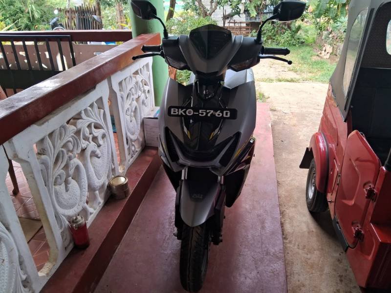 Hero Zoom for sale