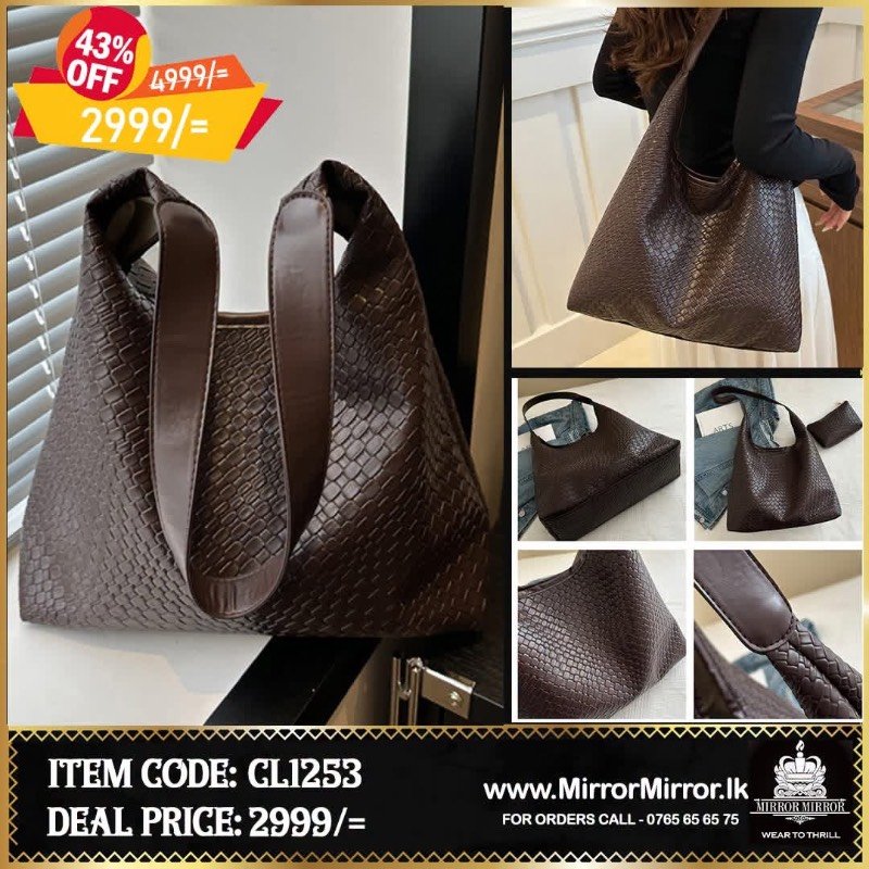 Ladies hand bag