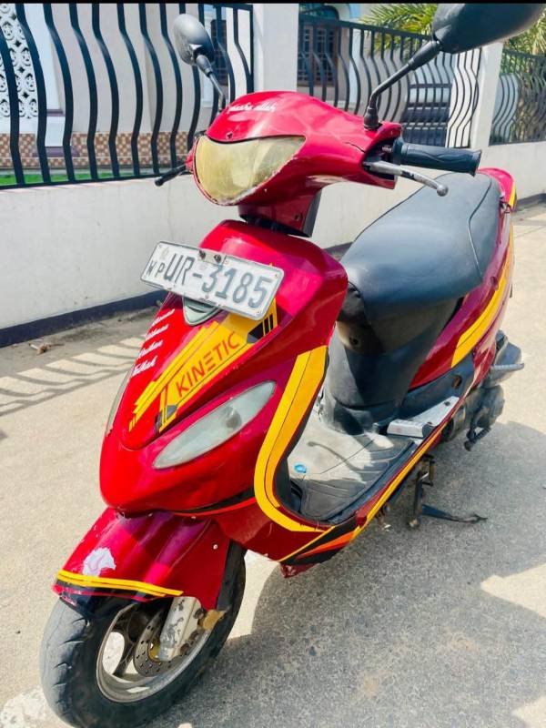 Kenetic scooty for sale