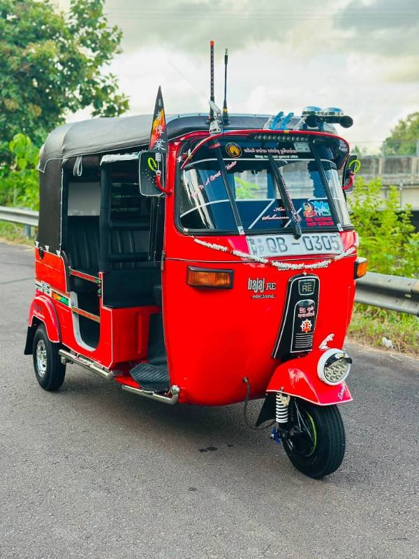 ත්‍රිවීල් රථයක් for sale
