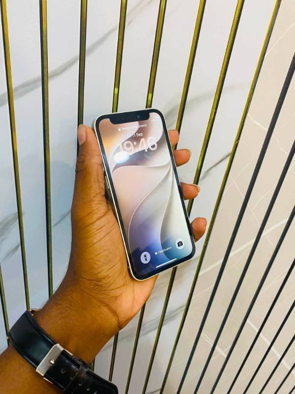 IPHONE 12
