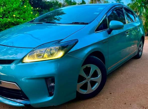 Toyota prius S LED